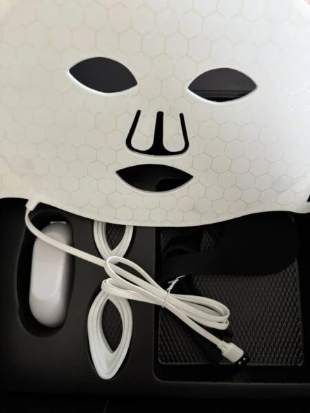 Silicone LED Mask + Vitamin ACE Product - Image 12